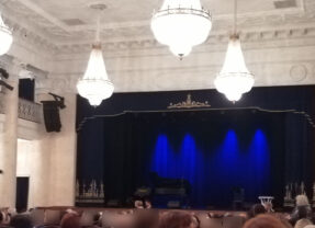 В Санкт-Петербурге националисты пришли на концерт русского романса