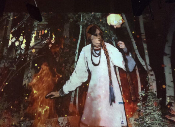 В Москве русские националисты посетили мультимедийную выставку шедевров русской живописи